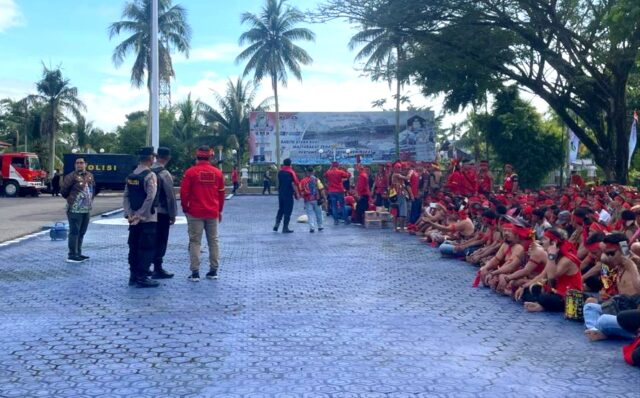 Diduga Lakukan Perusakan, Ratusan Pasukan TBBR Tuntut PT MPG dan PT Indexim