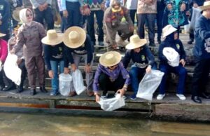 73 Ribu Benih Ikan Ditebar di DAM Trinsing