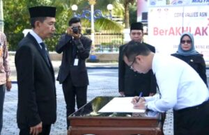Bupati Barito Utara Serahkan SK kepada 555 P3K Sekaligus Ambil Sumpah Janji Jabatan