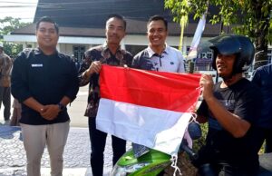 Wakil Bupati Barito Utara Canangkan Gerakan Pembagian Bendera Merah Putih