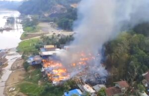 12 Unit Rumah dan 2 Barak di Desa Luwe Hulu Ludes Terbakar