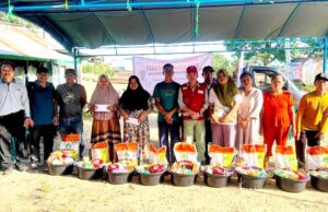 PMI Barito Utara Serahkan Bantuan kepada korban Kebakaran di Desa Luwe Hulu