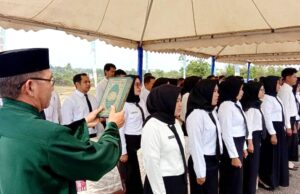 Bupati Barito Utara Serahkan SK Pengangkatan PPPK Sekaligus Ambil Sumpah Janji Jabatan