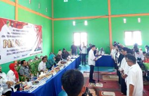 Pj Bupati Kukuhkan Pokdarwis Dua Desa di Kecamatan Lahei Barat
