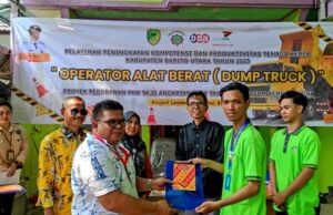 Kadis Nakertranskop UKM Barito Utara Buka Pelatihan Operator Dump Truck