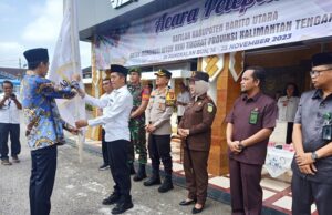 Pj Bupati Lepas Kafilah Barito Utara Ikuti MTQH ke XXXI Tingkat Kalteng