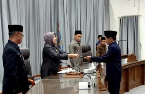 Fraksi Demokrat Menerima Dua Raperda Menjadi Perda Barito Utara