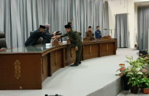 Fraksi PDIP Ingatkan Pemerintah Daerah Untuk Melakukan Sosialisasi Perda Baru