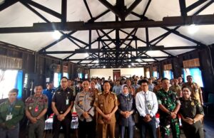 Lurah dan Kades Sebagai Kepala Satlinmas di Wilayahnya Masing-Masing