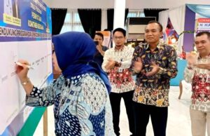 Ketua DPRD Barito Utara Mendorong Semua Guru Untuk Dapat Menggerakkan Komunitas Belajar