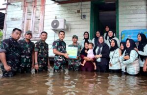 Dandim 1013 Muara Teweh Salurkan Bantuan Sembako Pada Anggota Kodim Terdampak Banjir