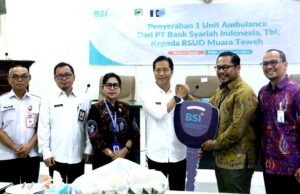 Bank Syariah Indonesia Tbk Serahkan Satu Unit Mobil Ambulance Untuk RSUD Muara Teweh