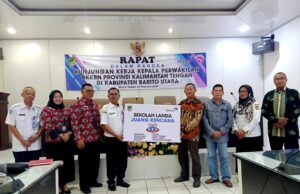 Pentingnya Sosialisasi Pembentukan Sekolah Lansia Guna Mengoptimalkan Program Kelanjutusiaan