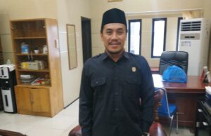 Wakil Ketua I DPRD Barito Utara Apresiasi Dinas PUPR Barito Utara Lakukan perbaikan Jalan Untuk Kelancaran Pergeseran Logistik Pemilu 2024