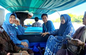 Ketua dan Anggota DPRD Barito Utara Silaturahmi dan Buka Puasa Bersama Warga Desa Benao