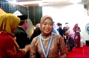 Perpisahan SMA Negeri 1 Muara Teweh Diwarnai Derai Air Mata Haru