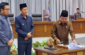 Pemkab Barito Utara Sampaikan Raperda Pengelolaan Sampah pada Rapat Paripurna I DPRD