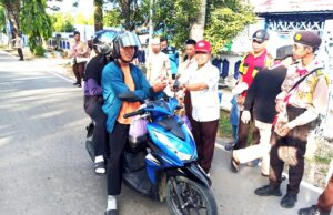 Berbagi Kebahagian di Bulan Ramadan, Kwarcab Gerakan Pramuka Barito Utara Bagikan Takjil