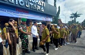 Pj Bupati Lepas Kontingen Barito Utara Ikuti Pesparawi ke XVII Tingkat Kalteng