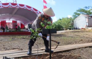 Peringati Hari Bhayangkara Ke-78, Polres Barito Utara Gelar Tanam Pohon Bersama