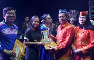 Pj Bupati Barito Utara Tutup Secara Resmi Festival Budaya IMBT 2024