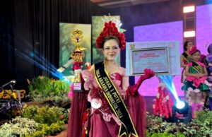 Aqilla Putri Angelina Raih Juara 1 Kategori Dewasa Putri Bunga Argadia Tingkat Nasional