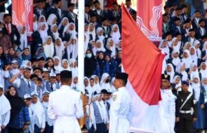Pj Bupati Barito Utara Pimpin Upacara Penurunan Bendera