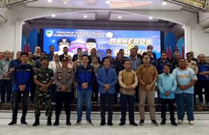 Pj Bupati Buka Rapat Kerja dan Bimtek Karang Taruna se Barito Utara