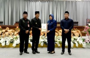 Pj Bupati Sampaikan Perubahan Nota Keuangan dan Rancangan Perubahan APBD Barito Utara 2024