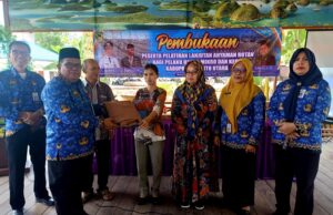 Disnakertranskop UKM Barito Utara Adakan Pelatihan Lanjutan Anyaman Rotan Bagi Pelaku Usaha