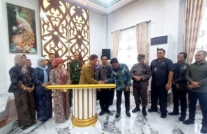 Pj Bupati Barito Utara Resmikan Gedung Aula STIE Muara Teweh