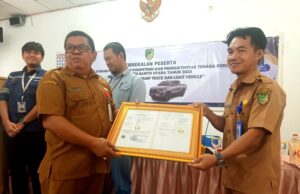 Plt Camat Gunung Purei Terima Sertifikat Merek Anyaman Rotan dari Kemenkumham