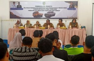Disnakertranskop UKM Barut Gelar Pembekalan Peserta Pelatihan Operator Alat Berat dan Driver LV