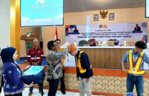 32 Warga Barito Utara Ikuti Pelatihan Operator Alat Berat dan Sarana LV di Tabalong