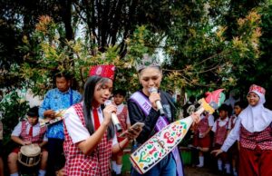 Putri Indonesia Kalteng 2025 Melaksanakan Edukasi Cinta Lingkungan kepada Anak-Anak SDN 4 Menteng
