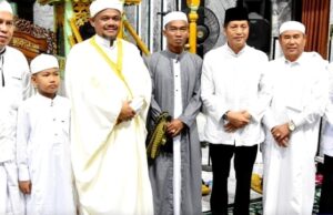 Pj Bupati Barito Utara Laksanakan Shalat Ied di Masjid Jami