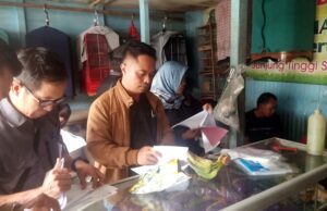 KPU Barito Utara Distribusikan C Pemberitahuan untuk PSU di TPS 01 Melayu dan TPS 04 Malawaken