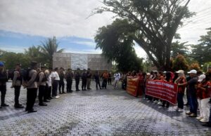 Aliansi Masyarakat Pro Demokrasi Barito Utara Gelar Aksi Damai, Desak ASN Tidak Netral Ditindak Tegas