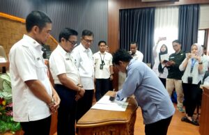 Penandatanganan Perjanjian Kerjasama BUMDes dan BUMDesma dengan Perusda Batara Membangun