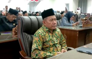 Anggota DPRD Barito Utara Beri Dukungan kepada Dua Siswi MAN Barut Wakili Kalteng di KOSSMI Nasional 2025