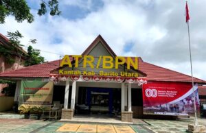 Kantor Pertanahan Barito Utara Kibarkan Semangat Kemerdekaan Lewat Atribut Merah Putih
