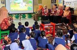 DWP Barito Utara Kunjungi TK, Beri Motivasi dan Bingkisan untuk Anak-anak