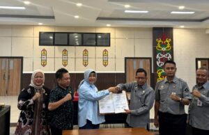 DPRD Barut dan Kemenkumham Kalteng Teken MoU Penyusunan Raperda Inisiatif