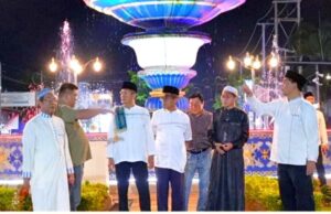 Bupati Barito Utara Tinjau Penataan Lampu Kota Muara Teweh pada Malam Hari