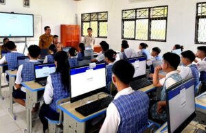 Kadis Pendidikan Barito Utara Tinjau Pelaksanaan TKA SMP Guna Memastikan Berjalan Lancar dan Transparan