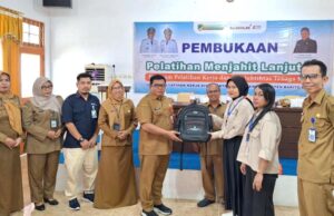 Kepala Disnakertranskop UKM Barito Utara Buka Pelatihan Menjahit Lanjutan Tahun 2026