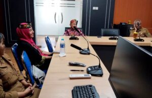 Kesbangpol Barito Utara Perkuat Silaturahmi dengan DAD, Dorong Konsolidasi Lembaga Adat