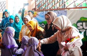 Ketua TP PKK Barito Utara Tinjau Pemberian Makan Bergizi Gratis di PAUD Bunda Piara Muara Teweh