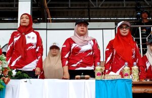 Waket II DPRD Barito Utara Ajak Masyarakat Perkuat Kebersamaan pada Senam Massal dan Pembukaan Futsal Bupati Cup